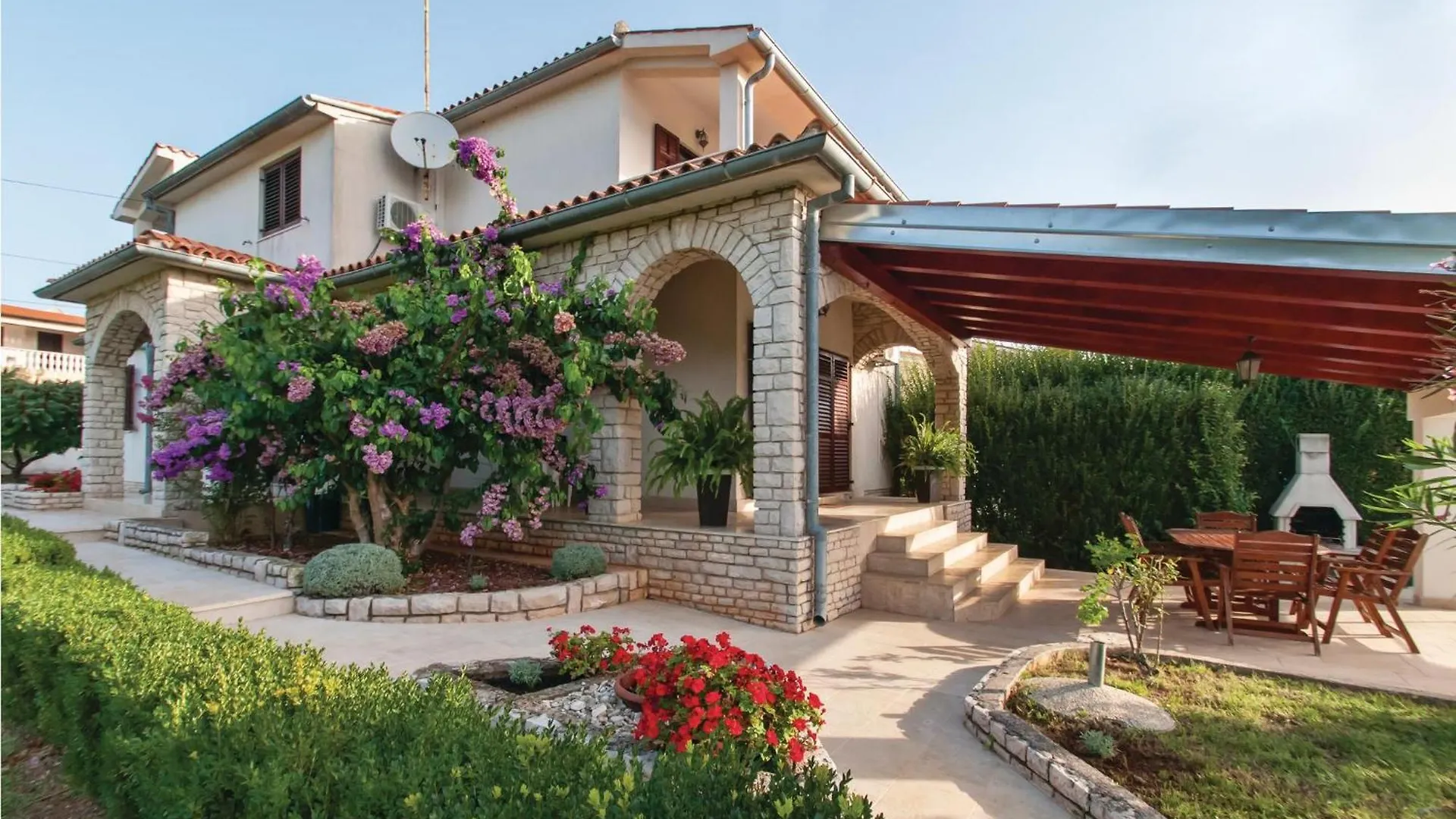 Amazing Home In Pula With House Sea View Premantura 0*,  Chorvatsko